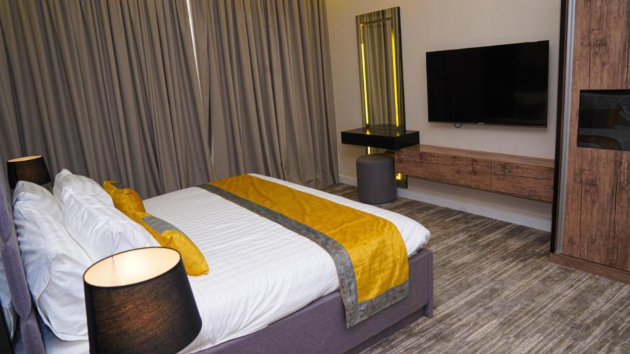 Clowzer Appartments Hotel 3*